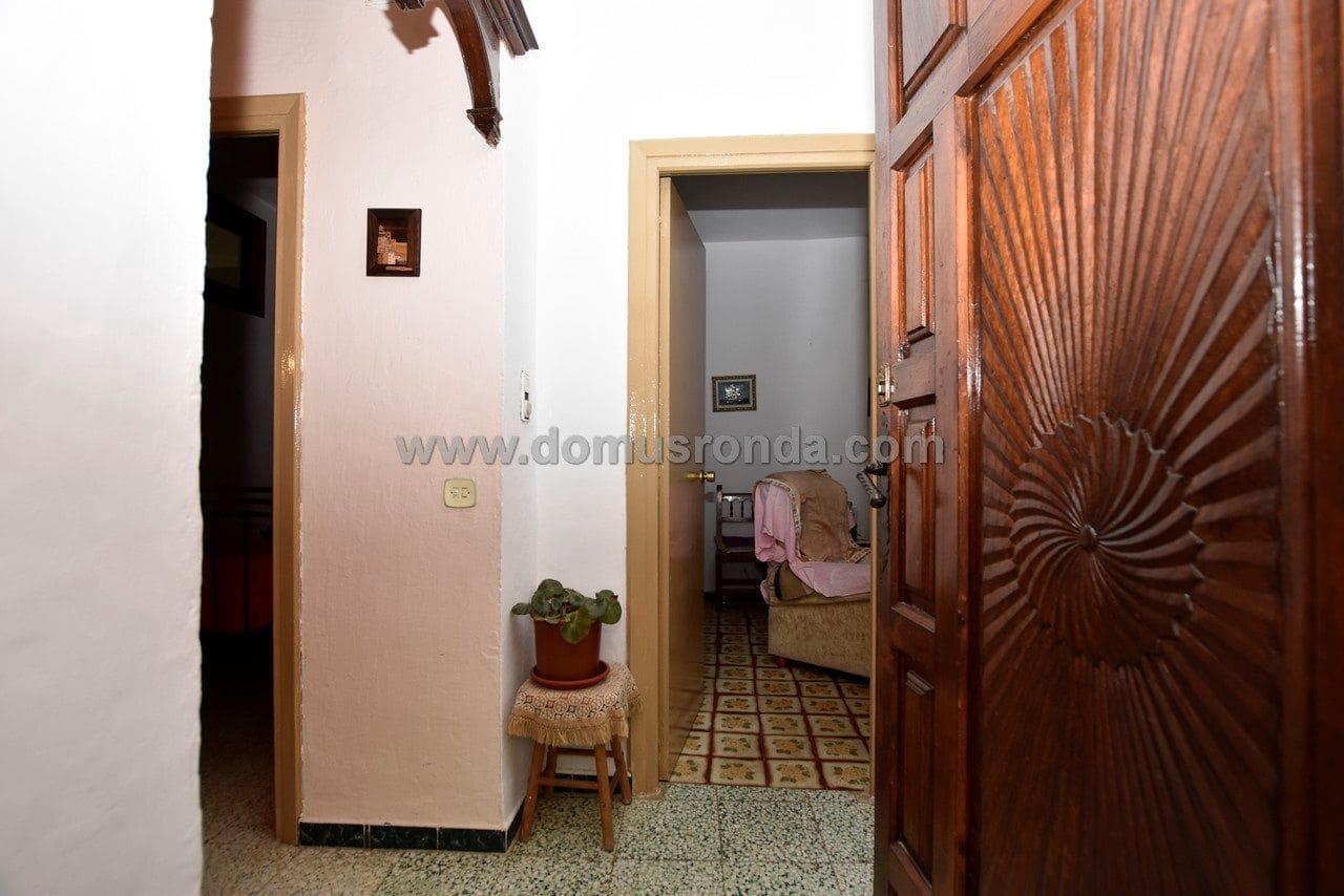 10 bedroom Villa for sale in Ronda - € 380,000 (Ref: 6240870)