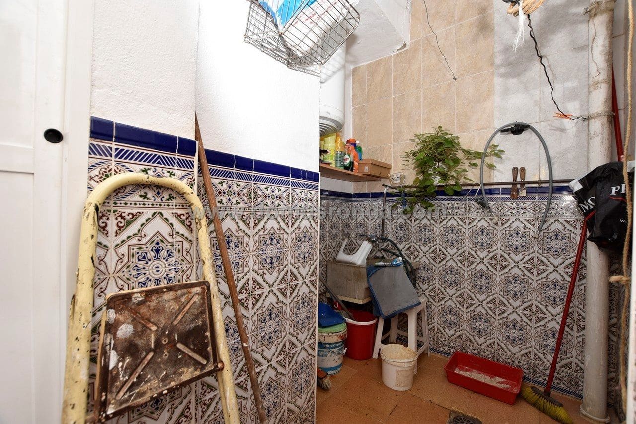 10 bedroom Villa for sale in Ronda - € 380,000 (Ref: 6240870)