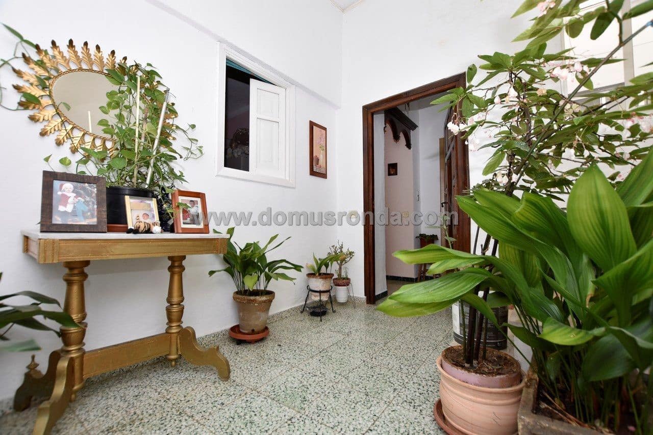 10 bedroom Villa for sale in Ronda - € 380,000 (Ref: 6240870)