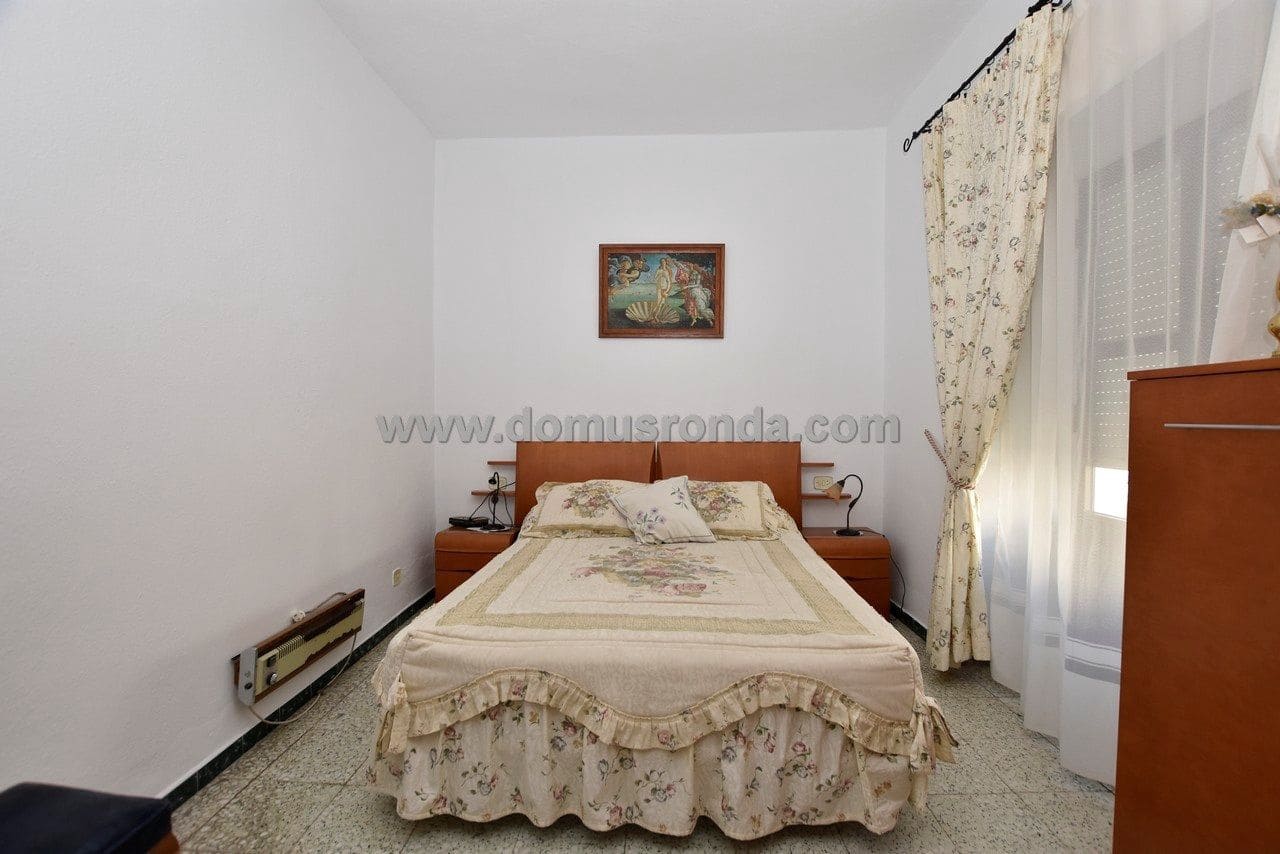 10 bedroom Villa for sale in Ronda - € 380,000 (Ref: 6240870)