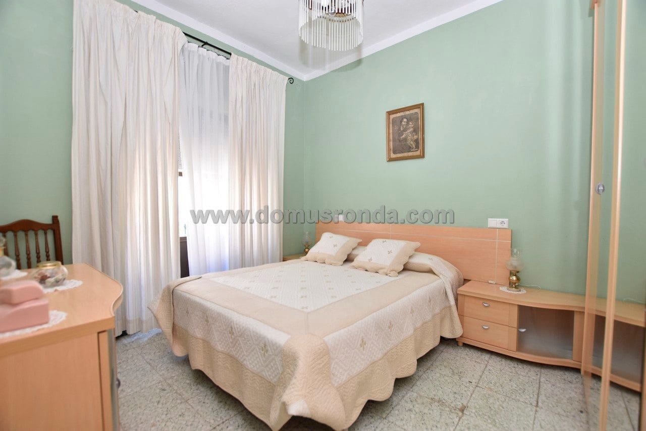 10 bedroom Villa for sale in Ronda - € 380,000 (Ref: 6240870)