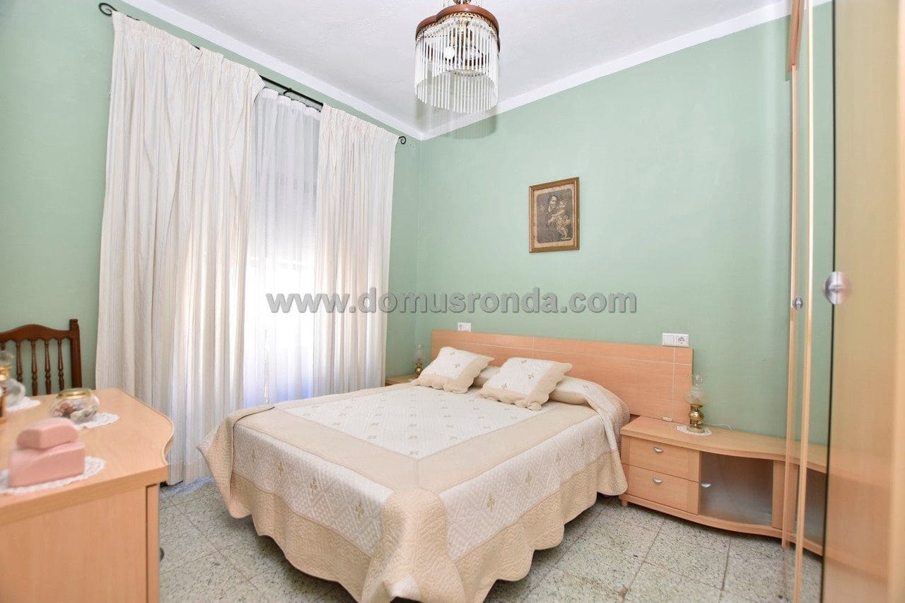 10 bedroom Villa for sale in Ronda - € 380,000 (Ref: 6240870)