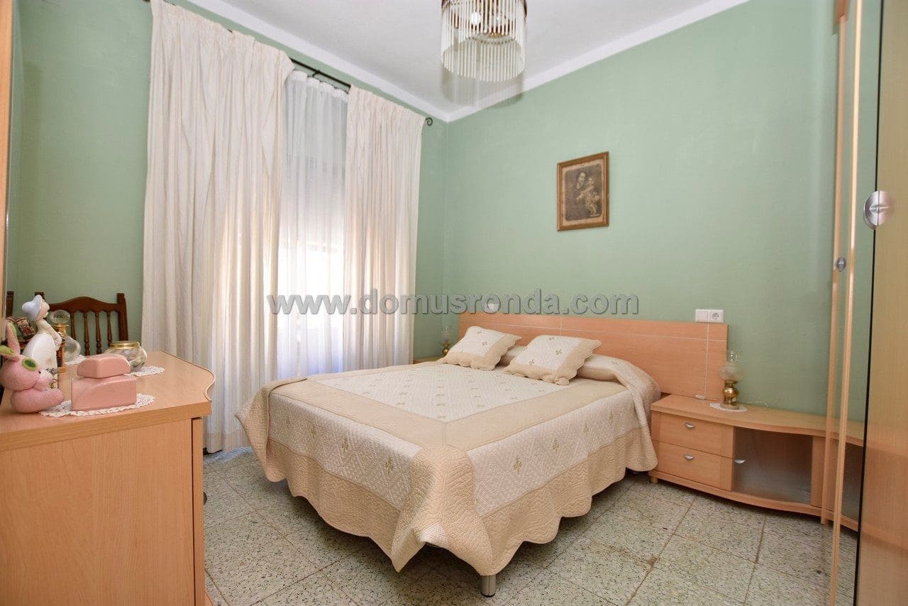 10 bedroom Villa for sale in Ronda - € 380,000 (Ref: 6240870)