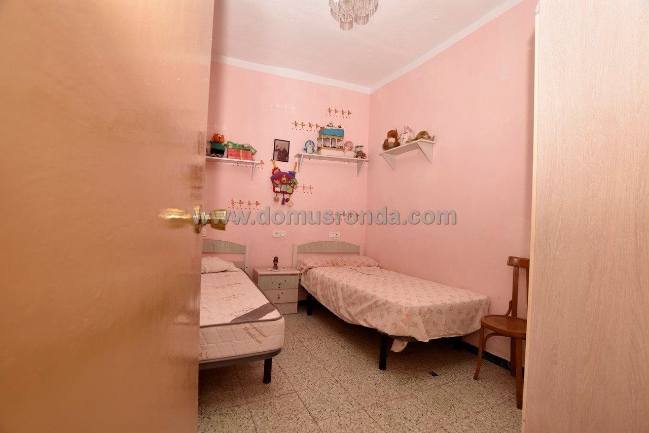 10 bedroom Villa for sale in Ronda - € 380,000 (Ref: 6240870)