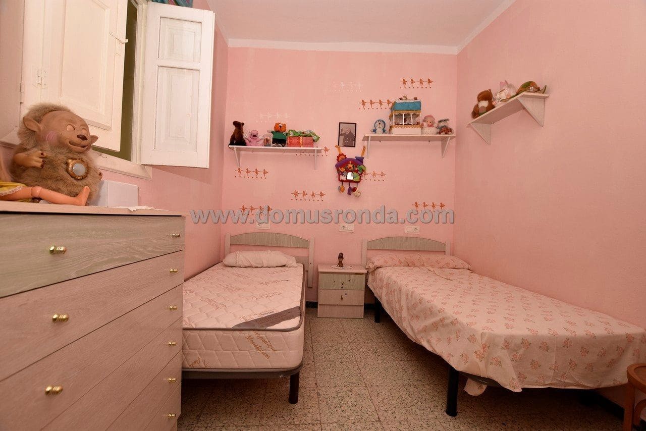 10 bedroom Villa for sale in Ronda - € 380,000 (Ref: 6240870)
