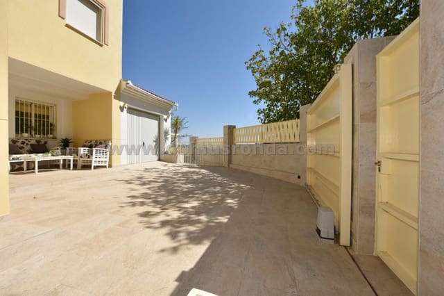 5 soverom Villa til salgs i Ronda med svømmebasseng garasje - € 530 000 (Ref: 6240871)