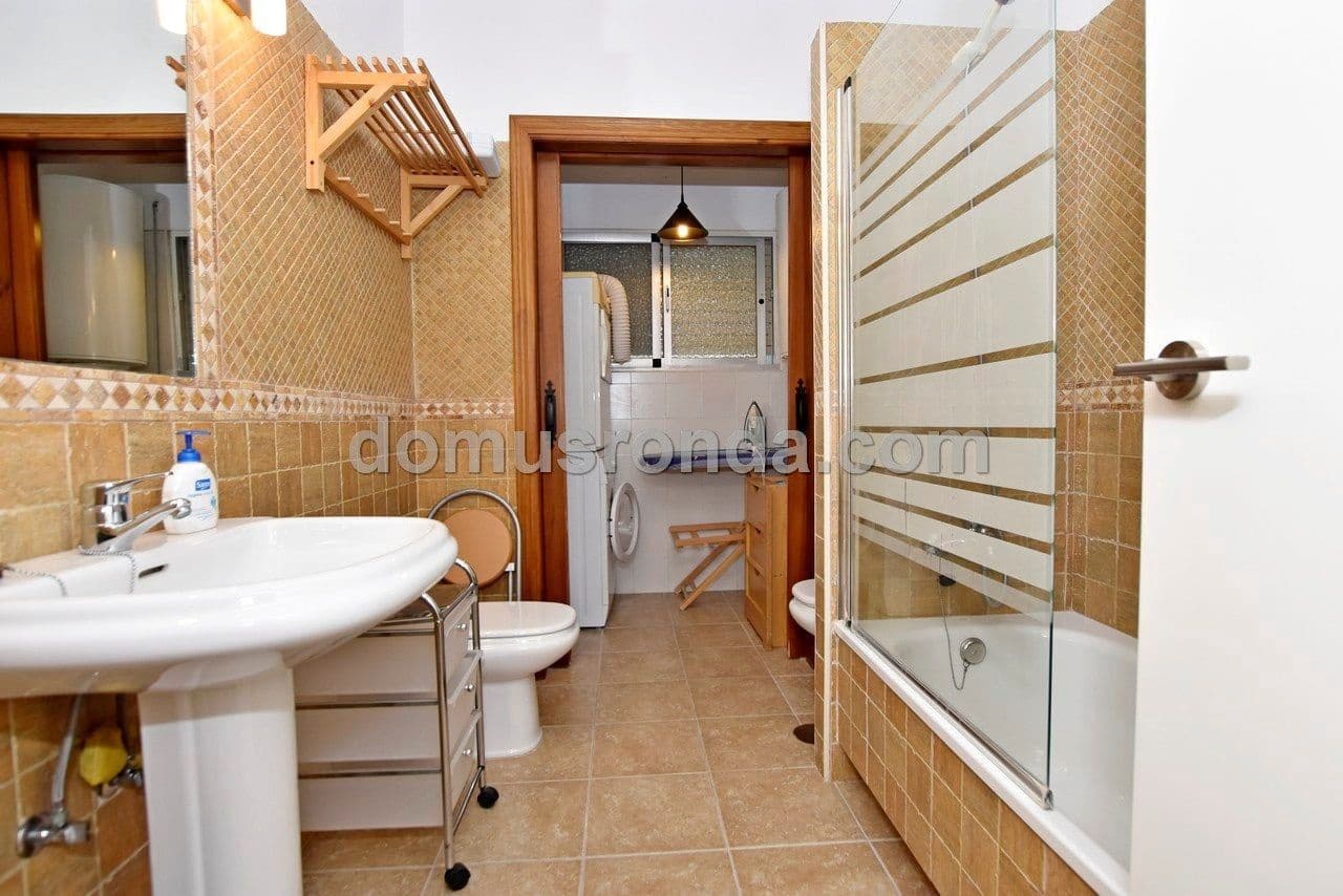 3 makuuhuone Huvila myytävänä paikassa Ronda mukana uima-altaan 
autotalli - 525 000 € (Ref: 6249115)