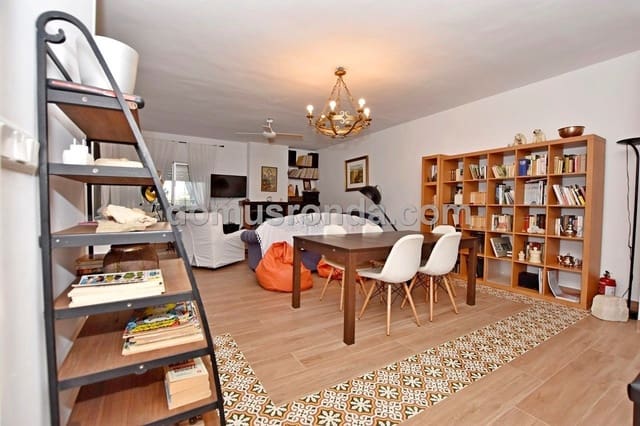 3 makuuhuone Huvila myytävänä paikassa Ronda mukana uima-altaan 
autotalli - 525 000 € (Ref: 6249115)