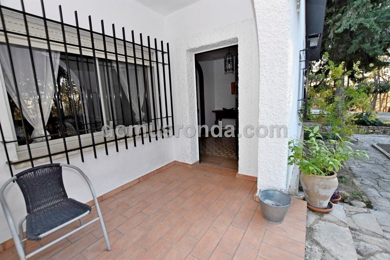 3 makuuhuone Huvila myytävänä paikassa Ronda mukana uima-altaan 
autotalli - 525 000 € (Ref: 6249115)