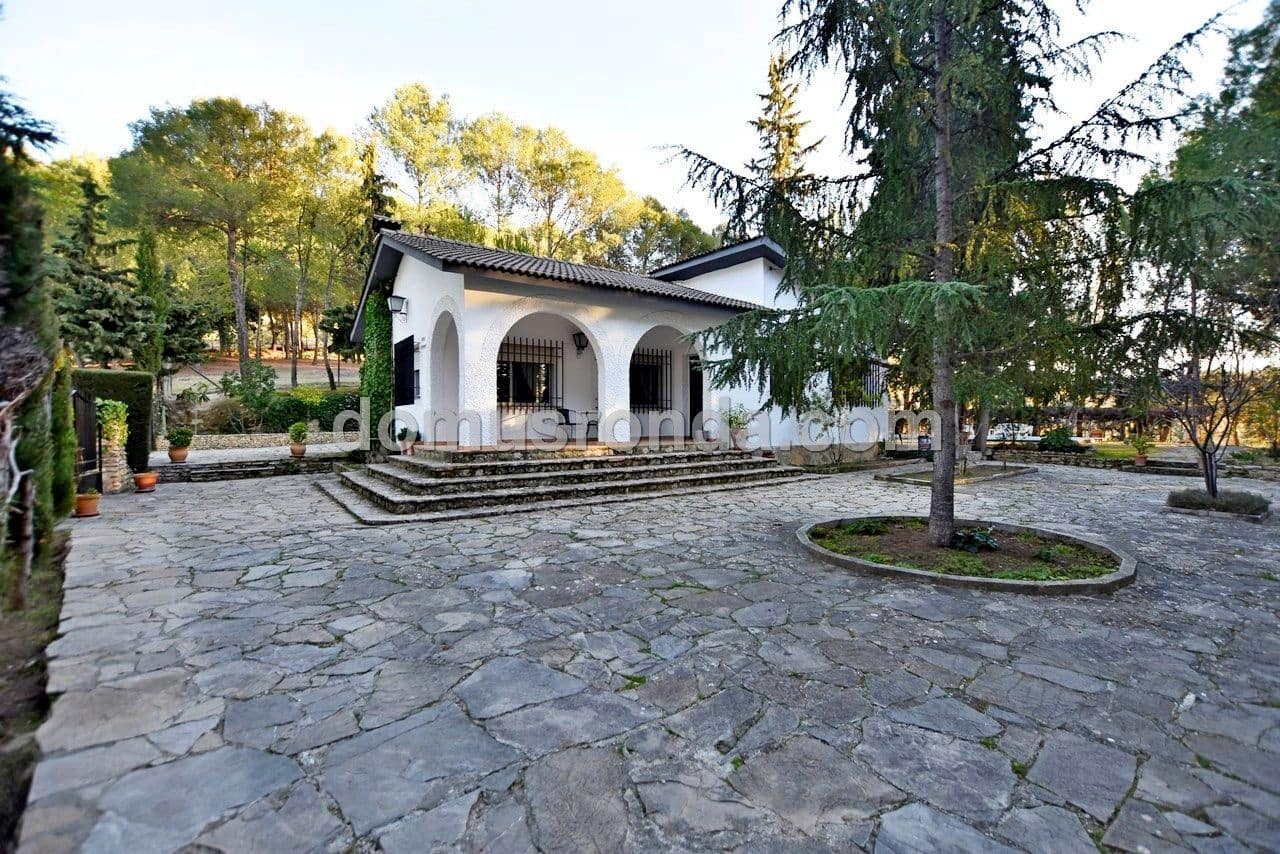 3 makuuhuone Huvila myytävänä paikassa Ronda mukana uima-altaan 
autotalli - 525 000 € (Ref: 6249115)