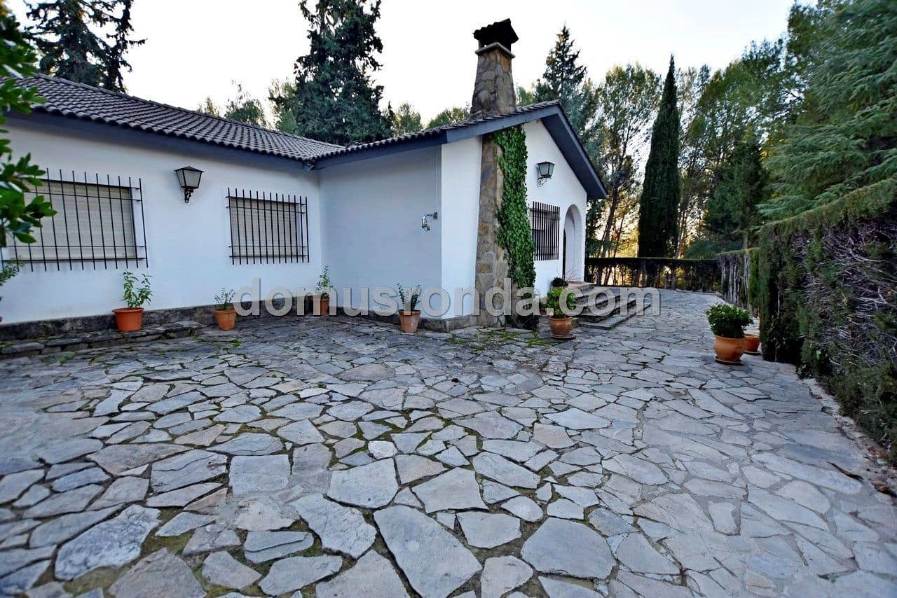 3 makuuhuone Huvila myytävänä paikassa Ronda mukana uima-altaan 
autotalli - 525 000 € (Ref: 6249115)