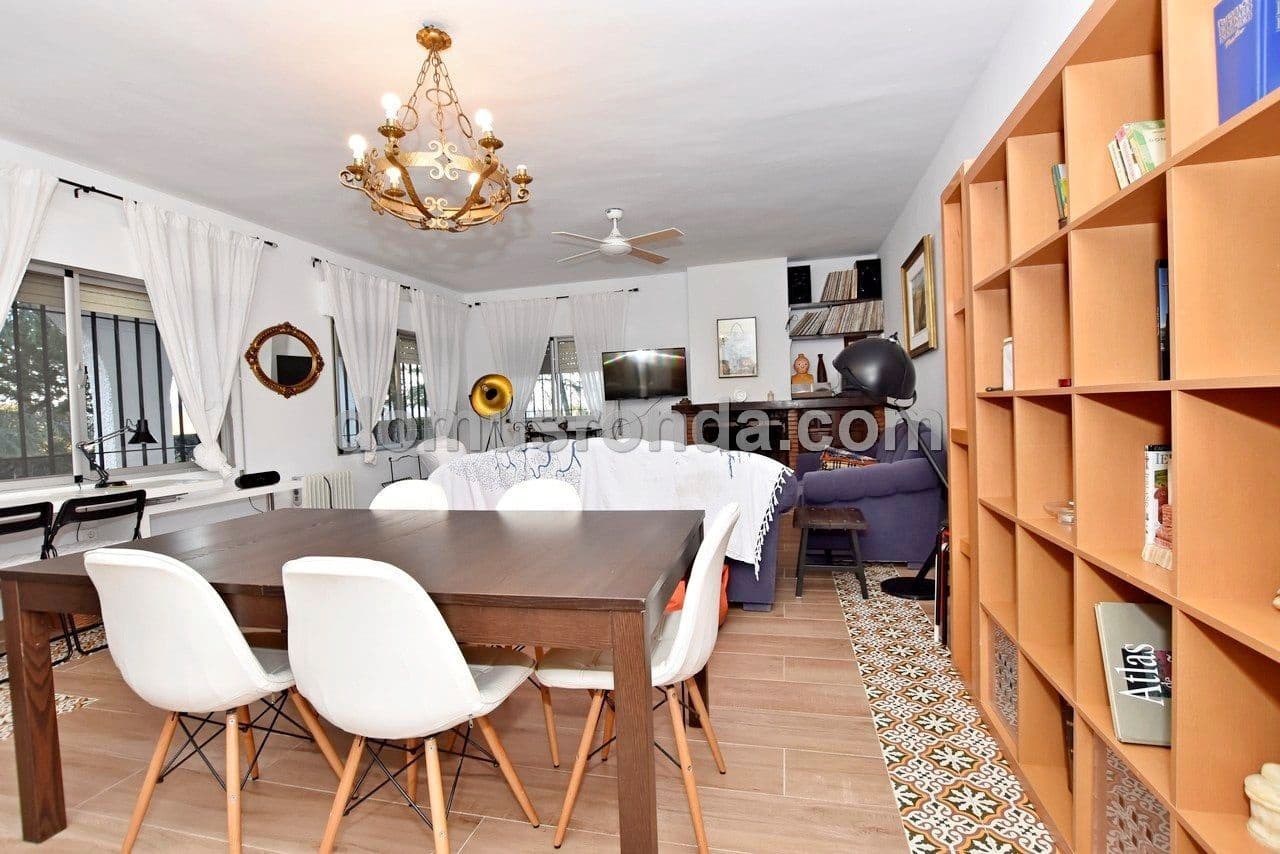 3 makuuhuone Huvila myytävänä paikassa Ronda mukana uima-altaan 
autotalli - 525 000 € (Ref: 6249115)