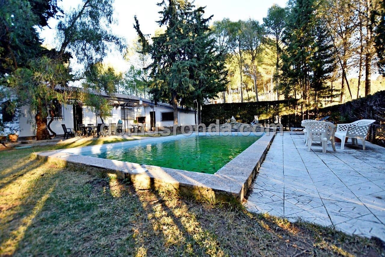 3 makuuhuone Huvila myytävänä paikassa Ronda mukana uima-altaan 
autotalli - 525 000 € (Ref: 6249115)