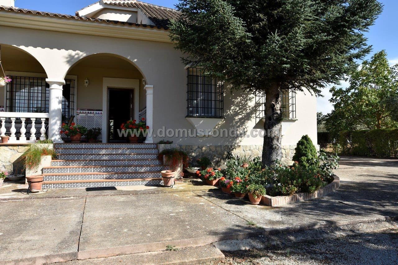 5 soveværelse Villa til salg i Ronda med swimmingpool - € 450.000 (Ref: 6249124)