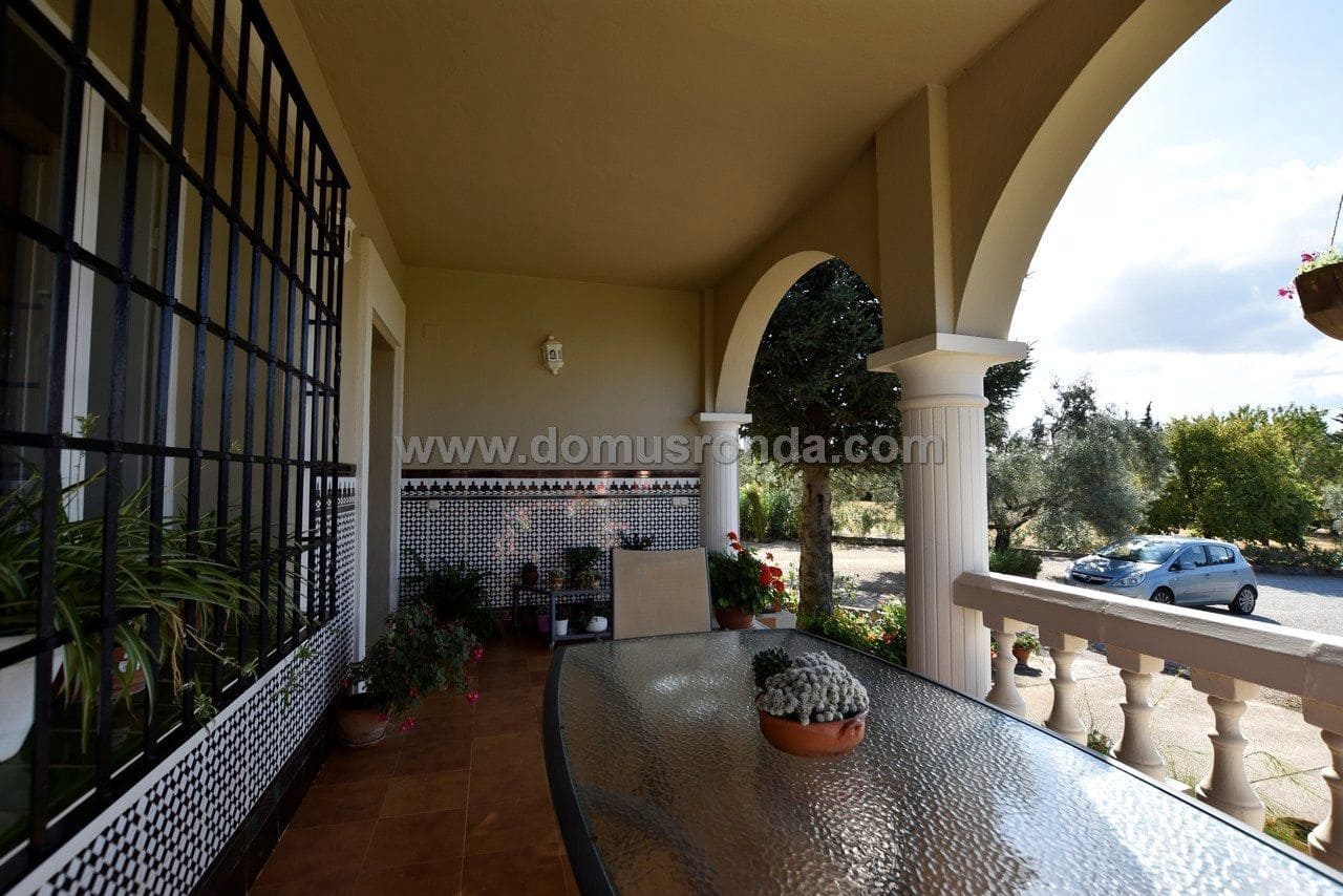 5 soveværelse Villa til salg i Ronda med swimmingpool - € 450.000 (Ref: 6249124)