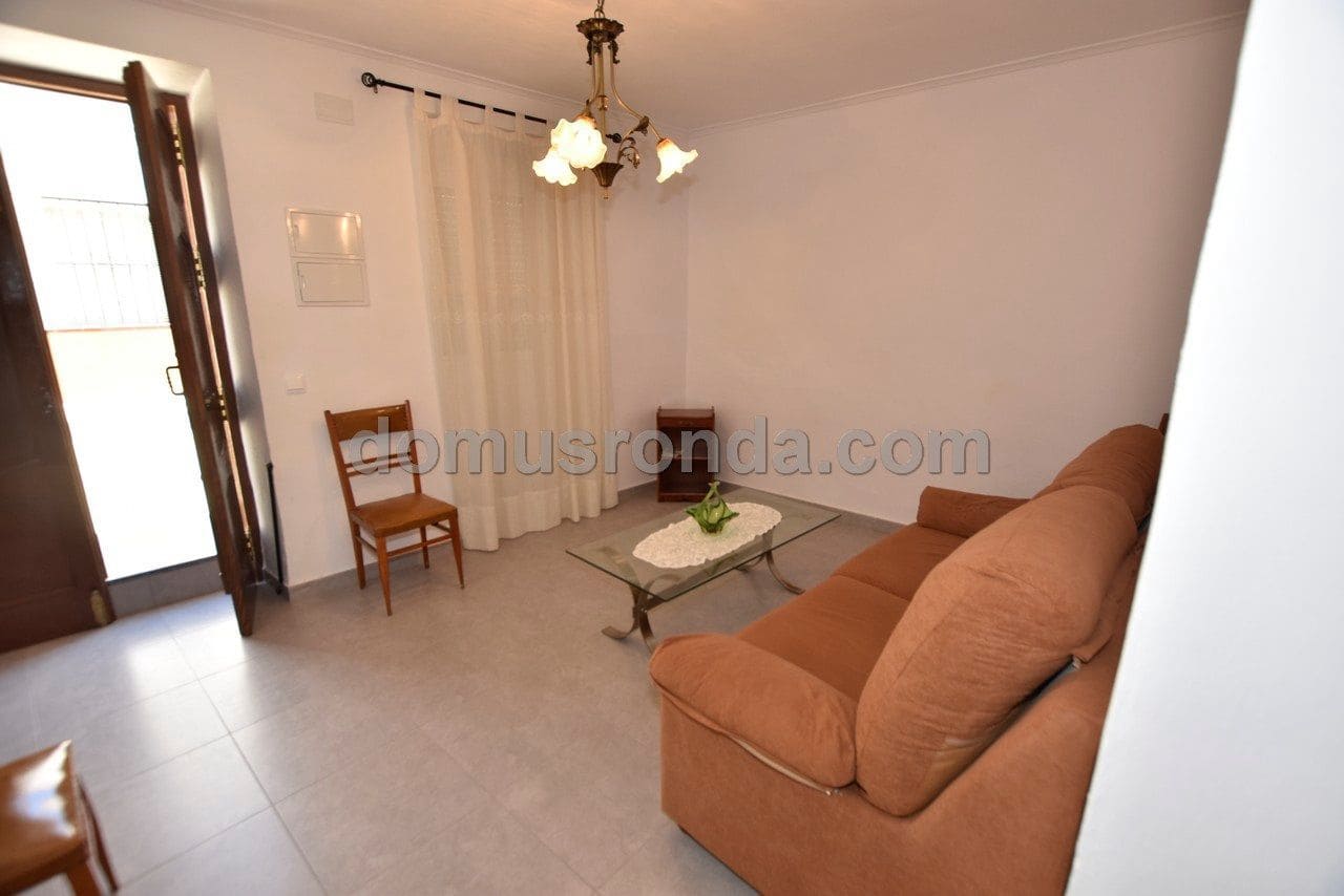 4 Zimmer Villa zu verkaufen in Cuevas del Becerro mit Garage - 115.000 € (Ref: 6617933)