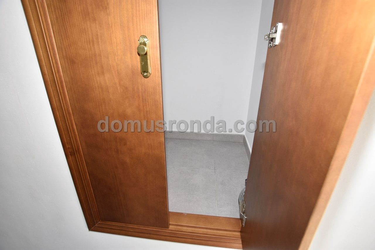 4 Zimmer Villa zu verkaufen in Cuevas del Becerro mit Garage - 115.000 € (Ref: 6617933)