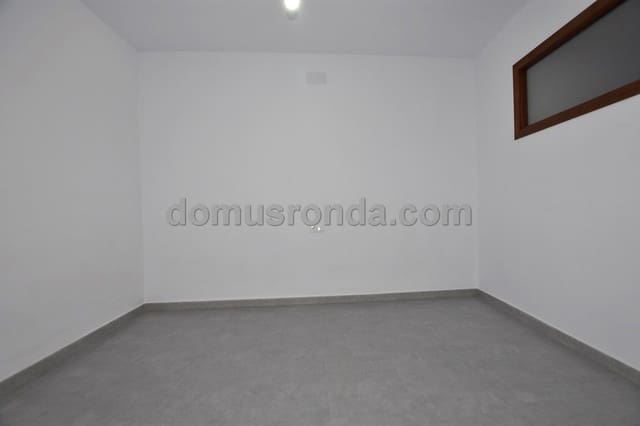 4 Zimmer Villa zu verkaufen in Cuevas del Becerro mit Garage - 115.000 € (Ref: 6617933)