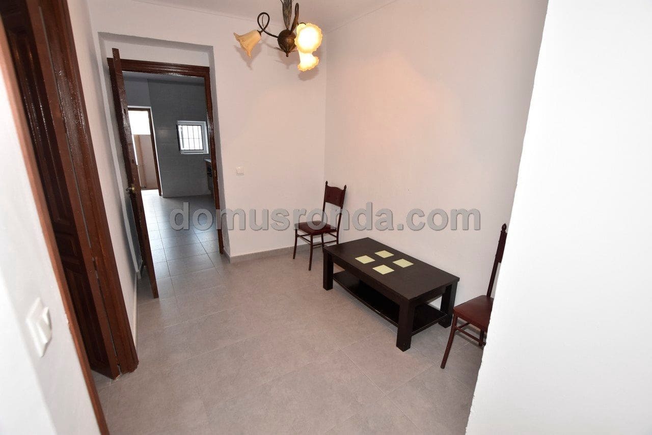 4 Zimmer Villa zu verkaufen in Cuevas del Becerro mit Garage - 115.000 € (Ref: 6617933)