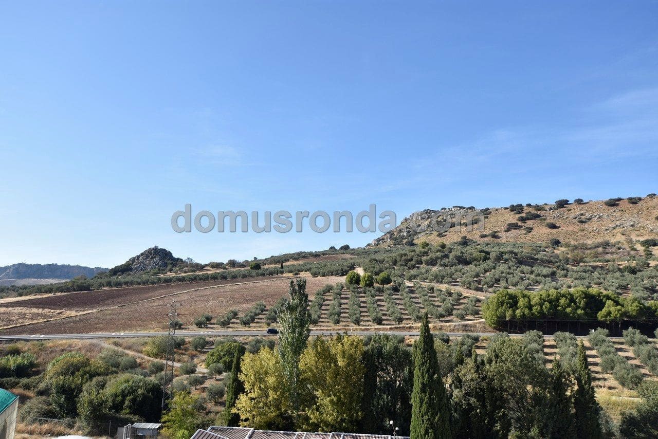 4 Zimmer Villa zu verkaufen in Cuevas del Becerro mit Garage - 115.000 € (Ref: 6617933)