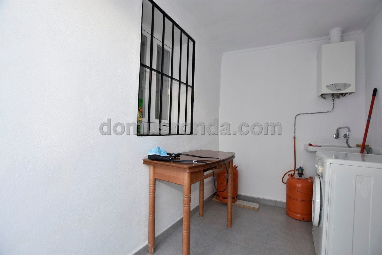 4 Zimmer Villa zu verkaufen in Cuevas del Becerro mit Garage - 115.000 € (Ref: 6617933)