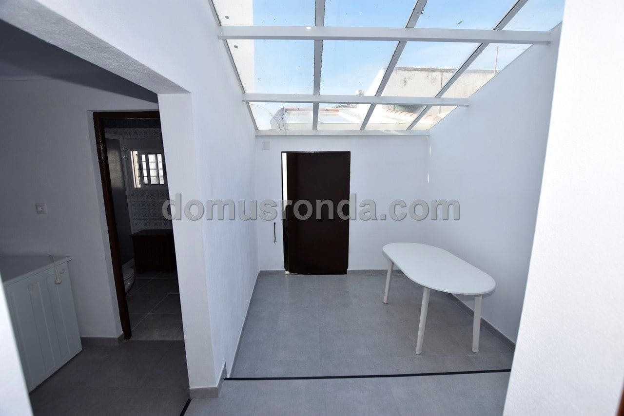 4 Zimmer Villa zu verkaufen in Cuevas del Becerro mit Garage - 115.000 € (Ref: 6617933)