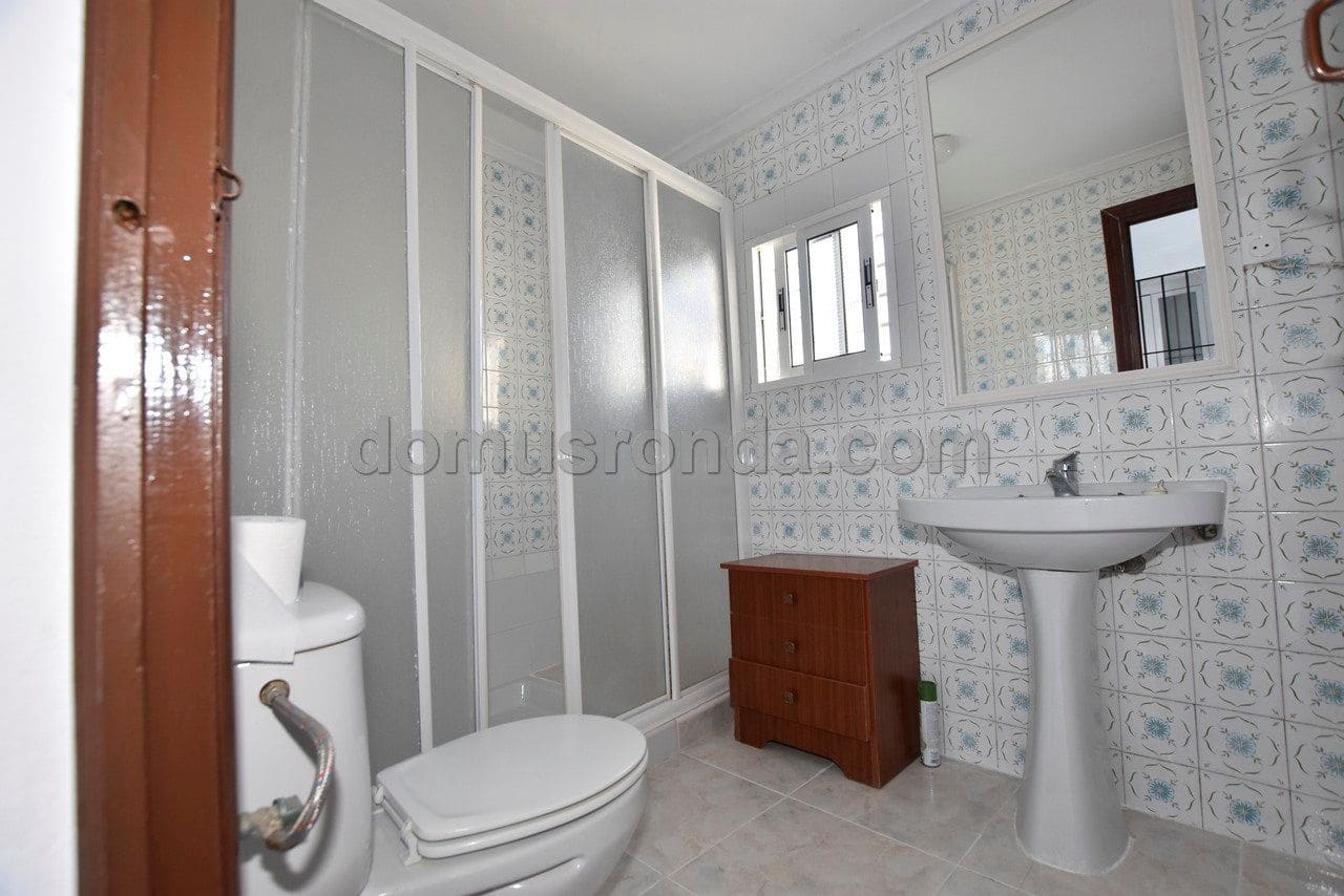 4 Zimmer Villa zu verkaufen in Cuevas del Becerro mit Garage - 115.000 € (Ref: 6617933)
