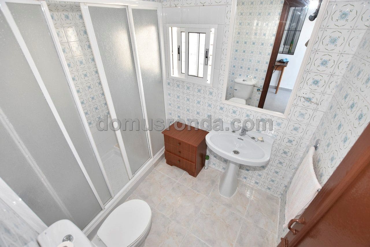 4 Zimmer Villa zu verkaufen in Cuevas del Becerro mit Garage - 115.000 € (Ref: 6617933)