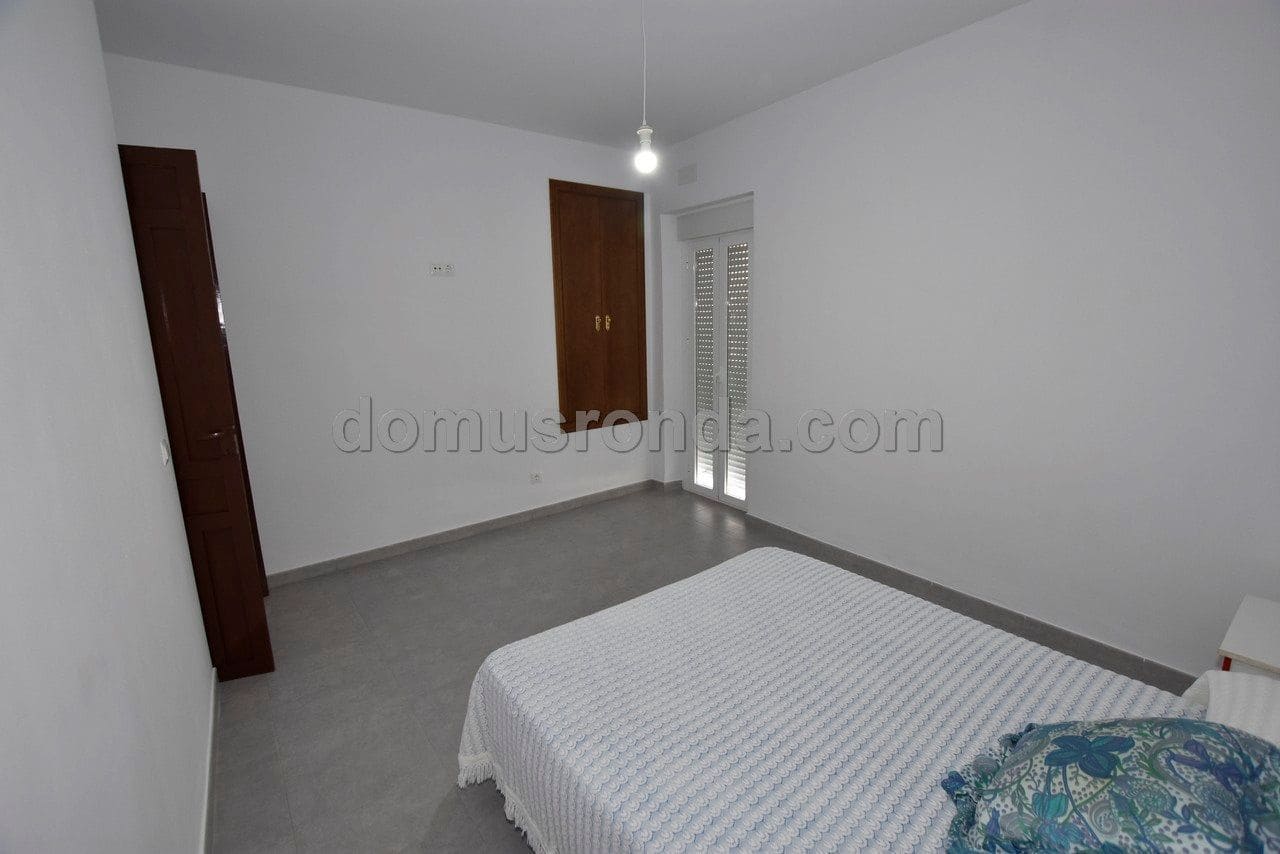 4 Zimmer Villa zu verkaufen in Cuevas del Becerro mit Garage - 115.000 € (Ref: 6617933)
