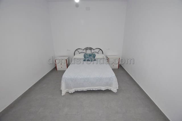 4 Zimmer Villa zu verkaufen in Cuevas del Becerro mit Garage - 115.000 € (Ref: 6617933)