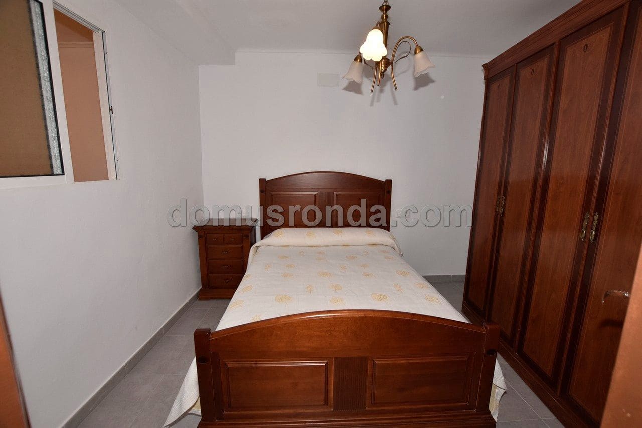 4 Zimmer Villa zu verkaufen in Cuevas del Becerro mit Garage - 115.000 € (Ref: 6617933)