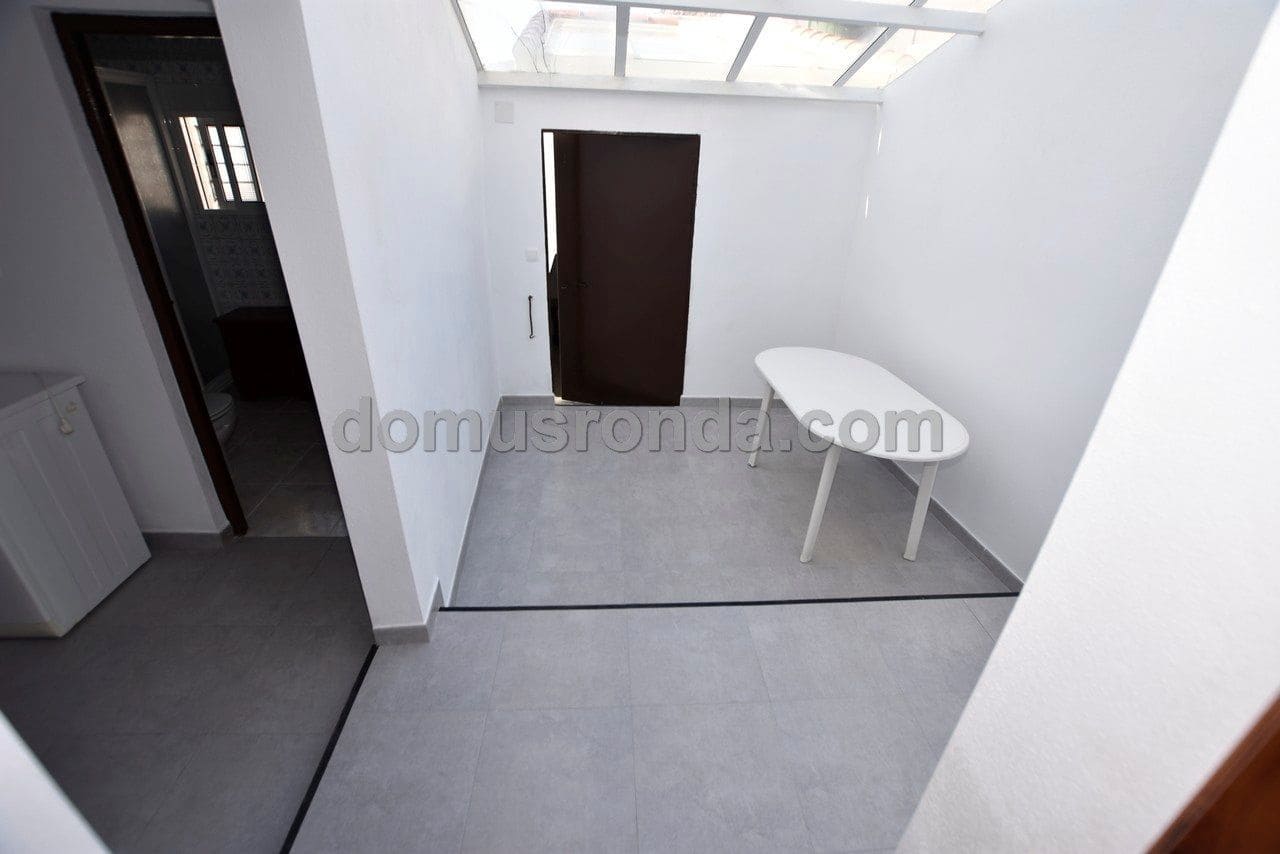 4 Zimmer Villa zu verkaufen in Cuevas del Becerro mit Garage - 115.000 € (Ref: 6617933)