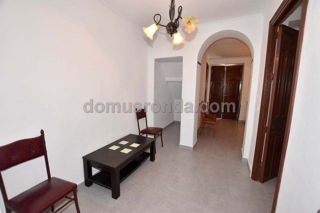 4 Zimmer Villa zu verkaufen in Cuevas del Becerro mit Garage - 115.000 € (Ref: 6617933)