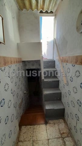 Chalet de 5 habitaciones en Ronda en venta - 210.000 € (Ref: 6658283)
