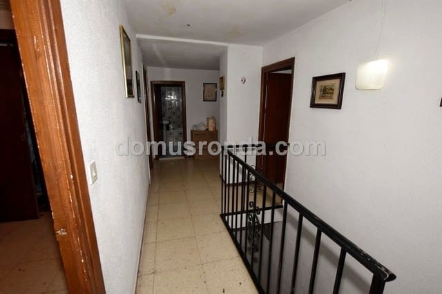 Chalet de 6 habitaciones en Ronda en venta - 156.000 € (Ref: 6676425)