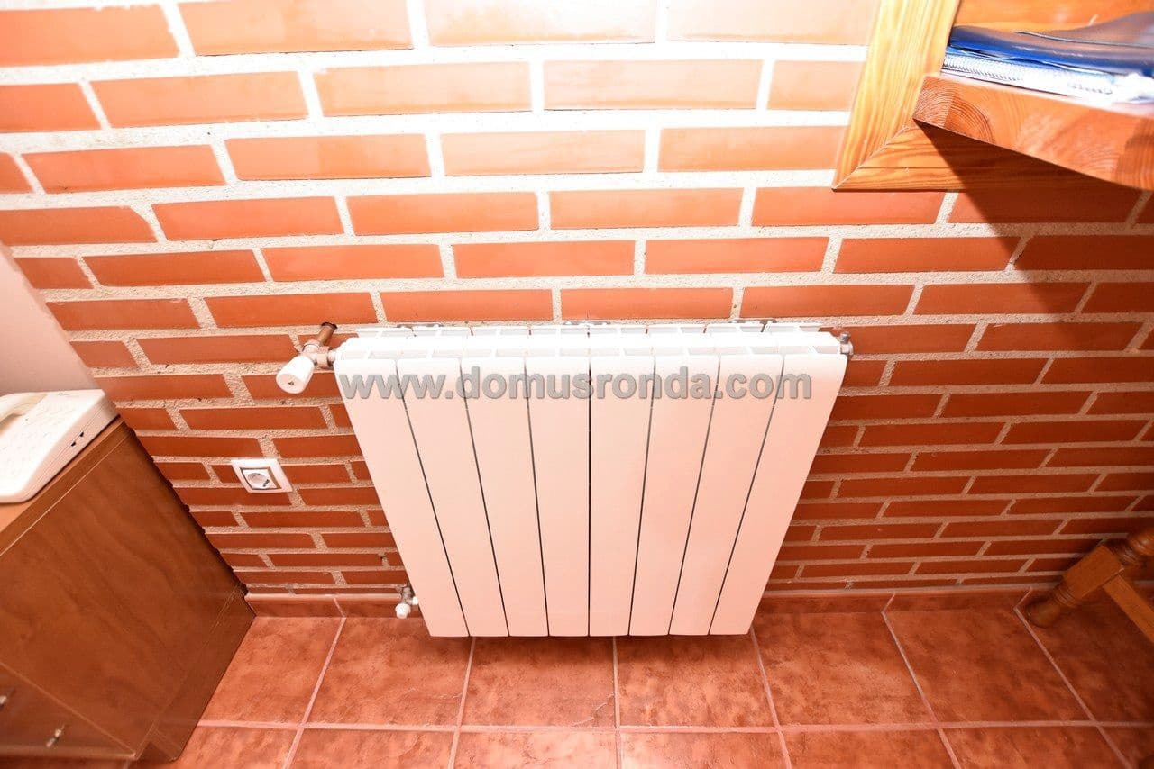 4 bedroom Villa for rent in Arriate with pool garage - € 2,700 (Ref: 6761175)