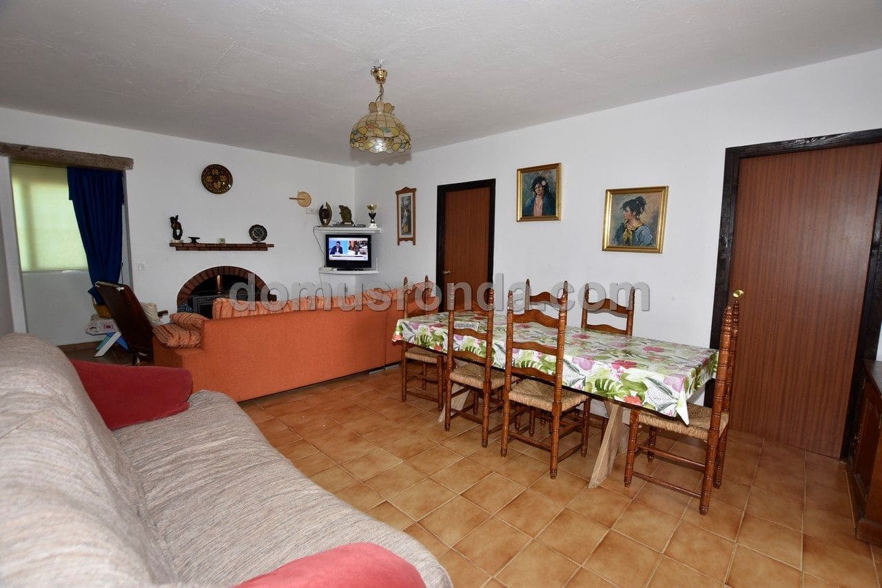 4 soveværelse Villa til salg i Ronda med swimmingpool - € 225.000 (Ref: 6859634)