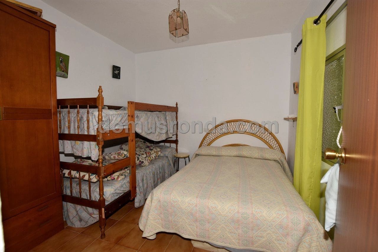 4 soveværelse Villa til salg i Ronda med swimmingpool - € 225.000 (Ref: 6859634)