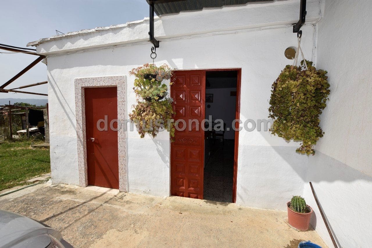 4 soveværelse Villa til salg i Ronda med swimmingpool - € 225.000 (Ref: 6859634)