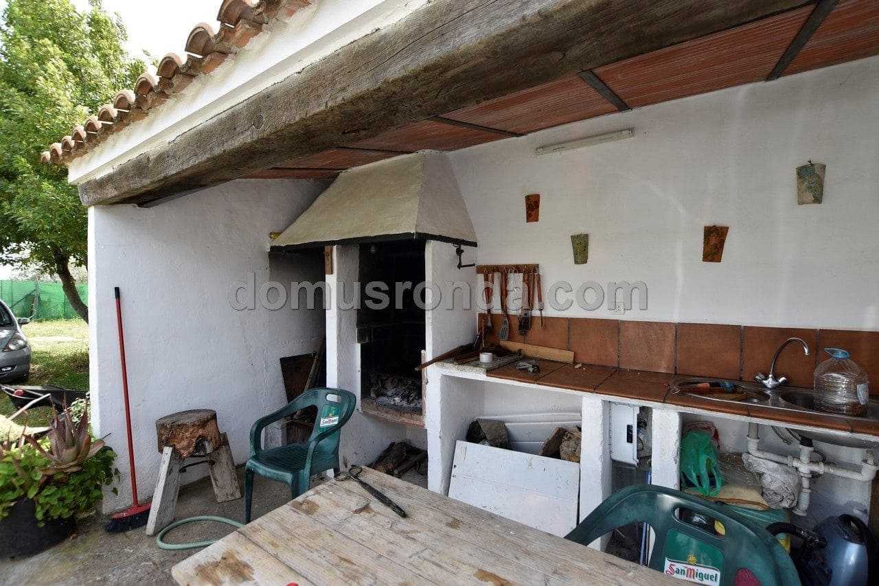 4 soveværelse Villa til salg i Ronda med swimmingpool - € 225.000 (Ref: 6859634)