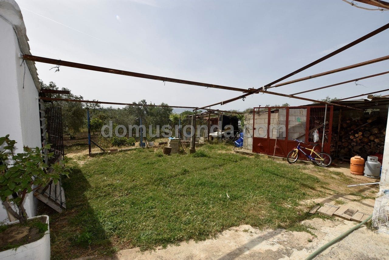 4 soveværelse Villa til salg i Ronda med swimmingpool - € 225.000 (Ref: 6859634)