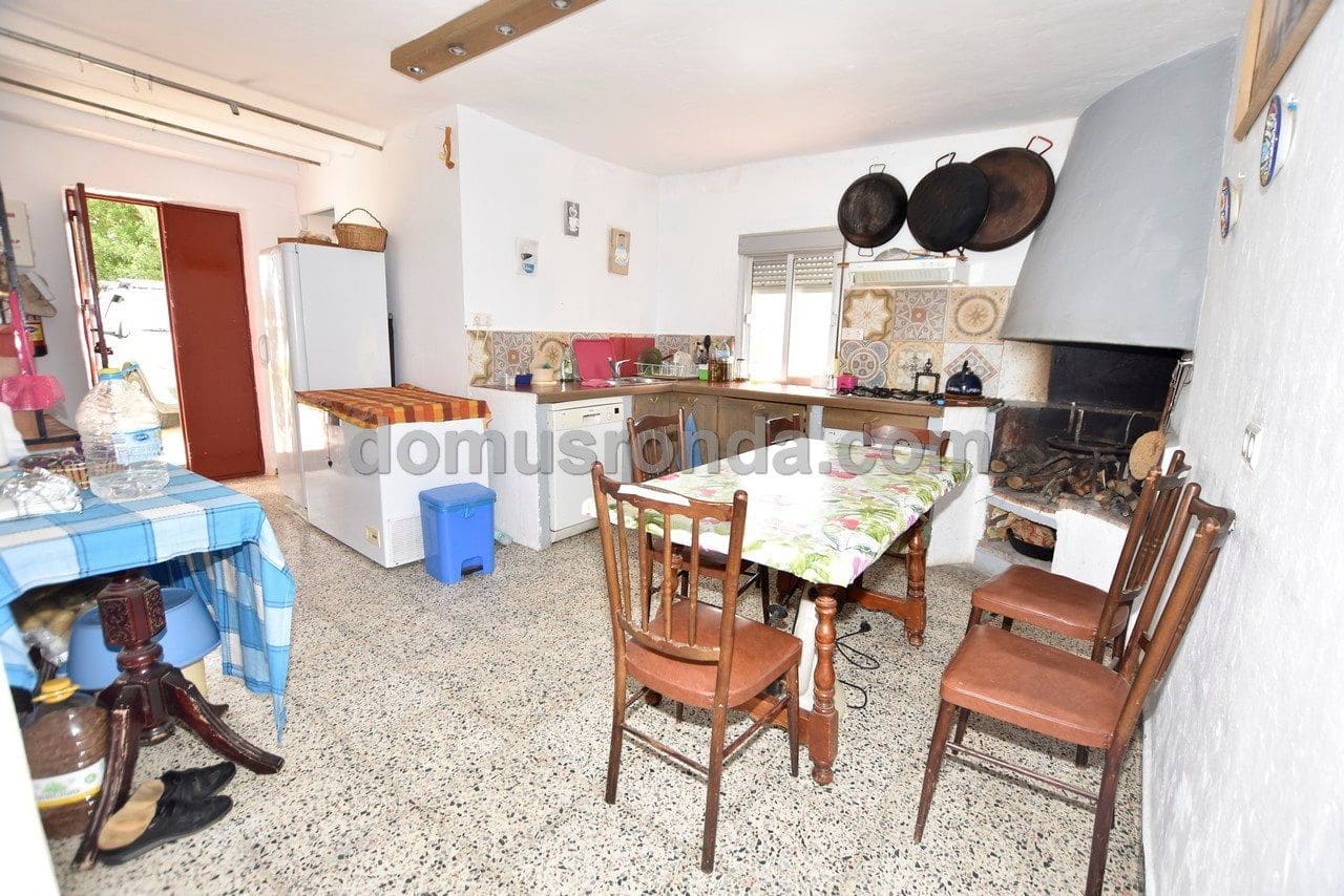 4 soveværelse Villa til salg i Ronda med swimmingpool - € 225.000 (Ref: 6859634)