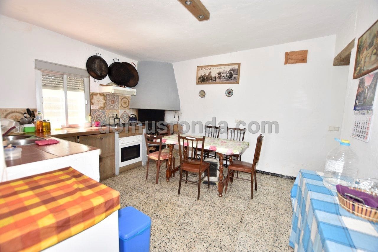 4 soveværelse Villa til salg i Ronda med swimmingpool - € 225.000 (Ref: 6859634)