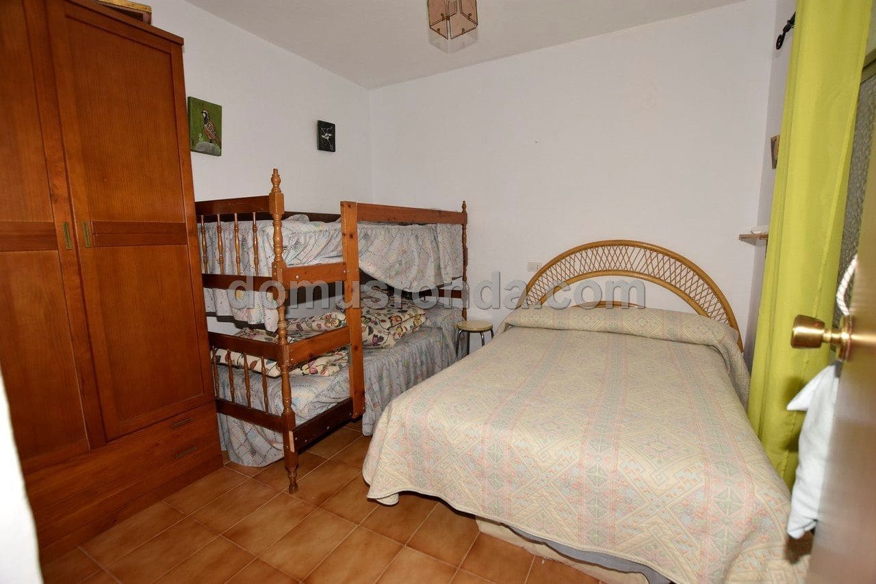 4 soveværelse Villa til salg i Ronda med swimmingpool - € 225.000 (Ref: 6859634)