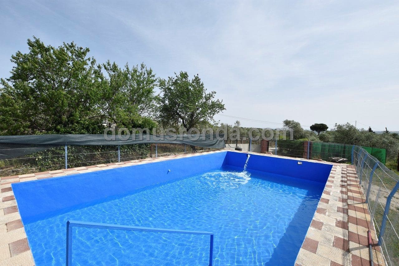 4 soveværelse Villa til salg i Ronda med swimmingpool - € 225.000 (Ref: 6859634)