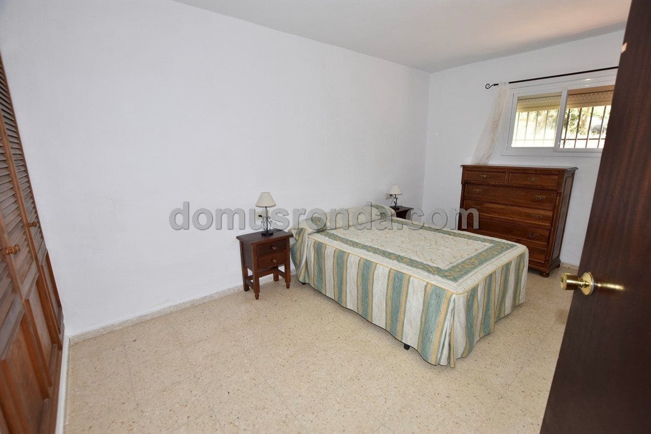 3 Zimmer Villa zu vermieten in Ronda mit Pool Garage - 1.200 € (Ref: 6876559)