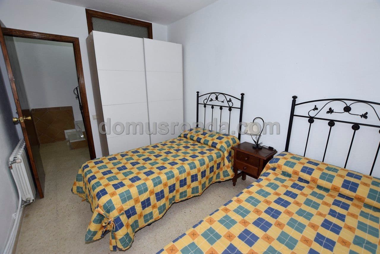 3 Zimmer Villa zu vermieten in Ronda mit Pool Garage - 1.200 € (Ref: 6876559)