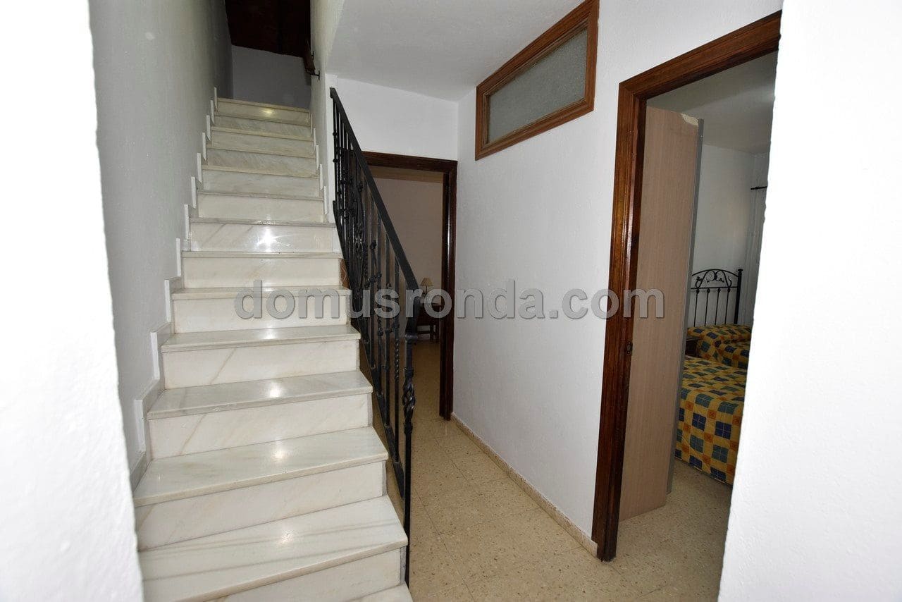 3 Zimmer Villa zu vermieten in Ronda mit Pool Garage - 1.200 € (Ref: 6876559)