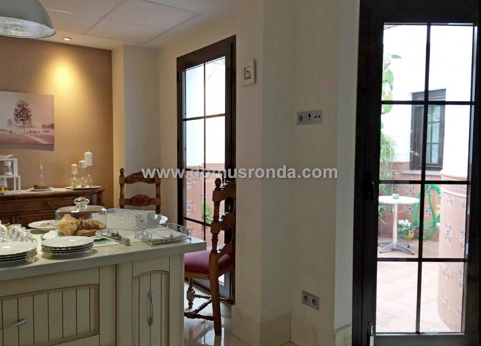 7 bedroom Villa for sale in Ronda with garage - € 760,000 (Ref: 6893249)