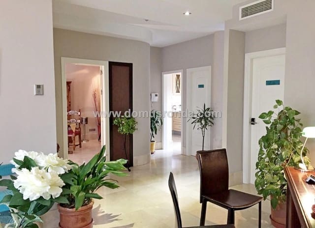 7 bedroom Villa for sale in Ronda with garage - € 760,000 (Ref: 6893249)